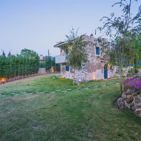 Kayakoey'de Oezel Havuzlu Otantik Tas Kaya Kinakli فندق *