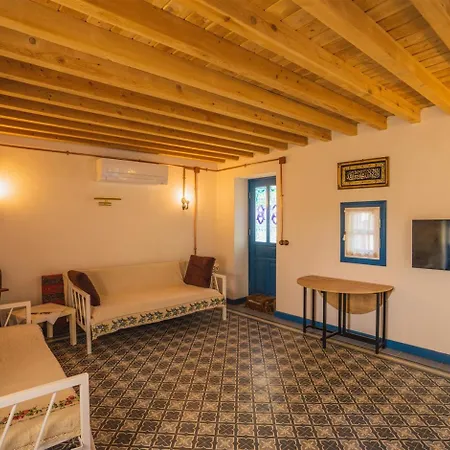 Kayakoey'de Oezel Havuzlu Otantik Tas Kaya Kinakli Hotel